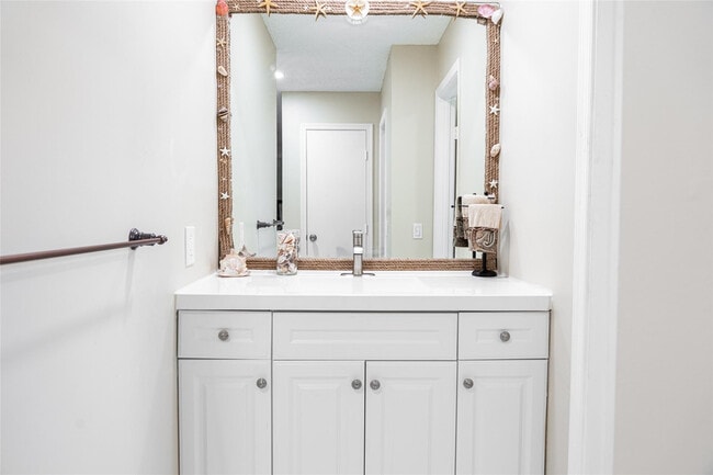 Building Photo - 9870 Pecan Tree Dr