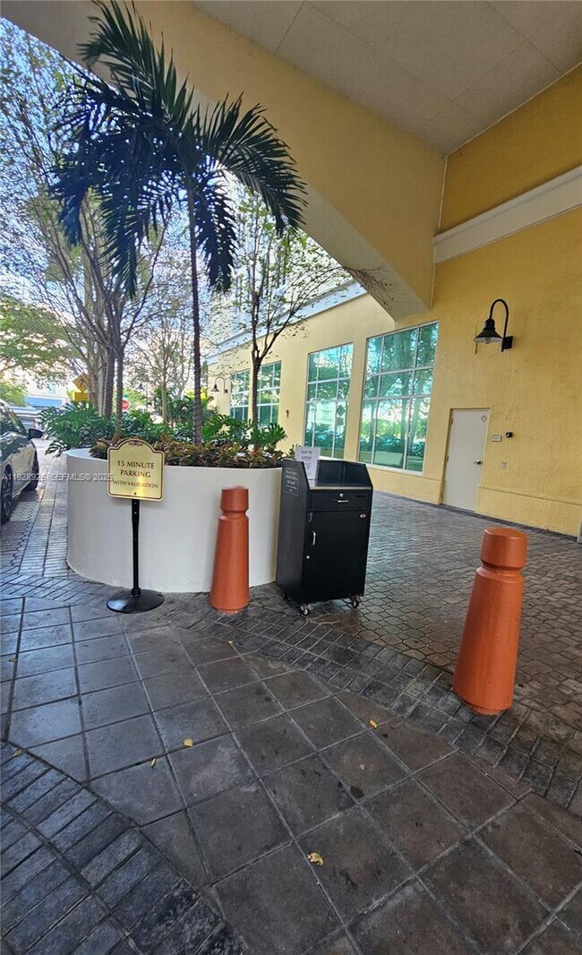 Building Photo - 7350 SW 89th St