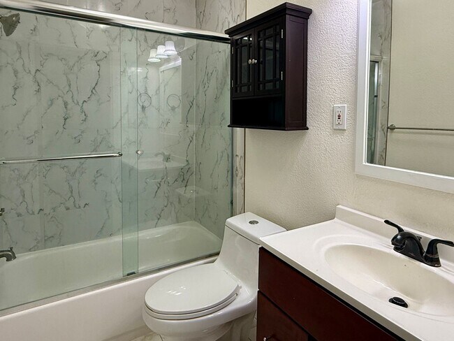 Building Photo - Remodeled 5 Bedroom 3 Bath Home in Desirable West San Jose Neighborhood