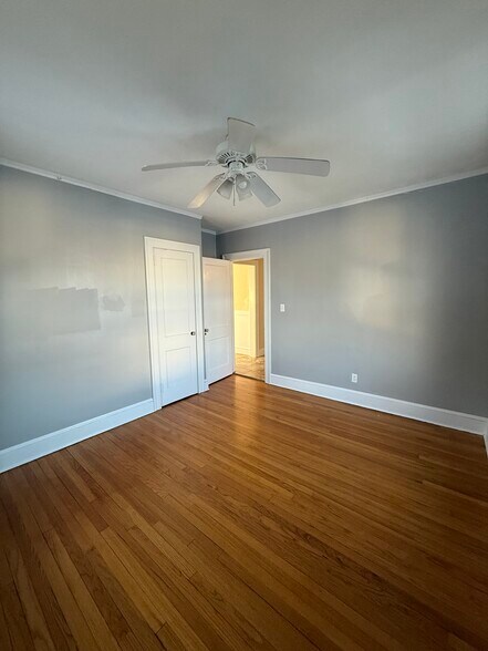 Building Photo - 18 Roger St