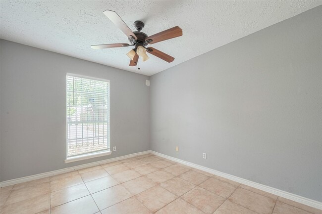 Building Photo - 10534 Evesborough Dr