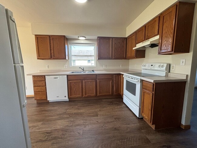 Building Photo - 416-418 Pecor St