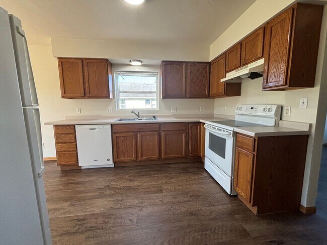Building Photo - 416 Pecor St