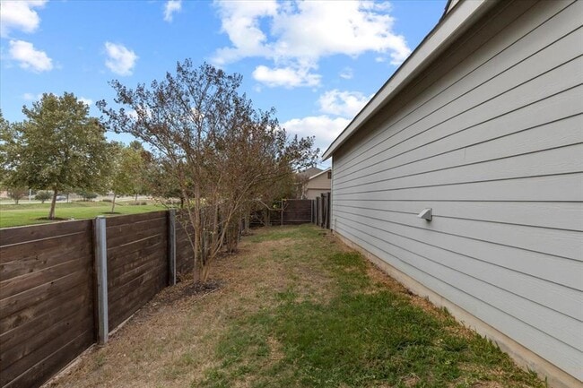 Building Photo - 6009 Baythorne Dr