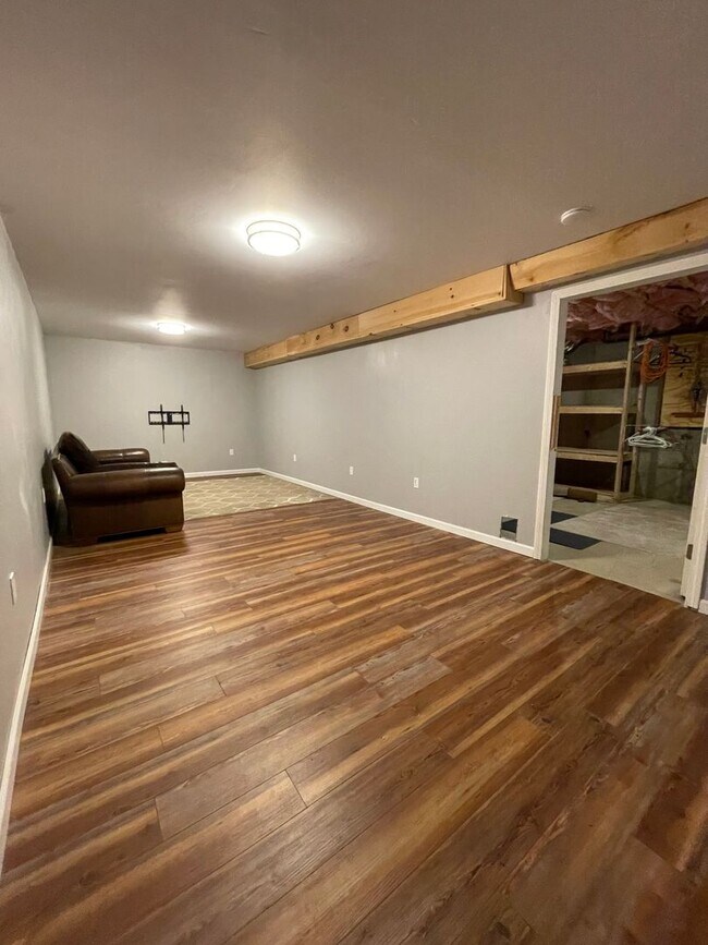 Building Photo - 7 Browns Freehold