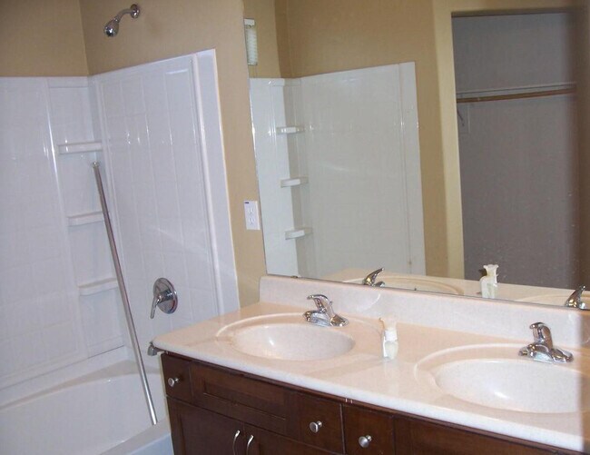 Building Photo - 1920 E Bell Rd