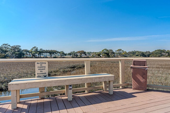 Building Photo - 662 William Hilton Pkwy