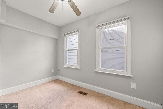 Building Photo - 1456 Battery Ave