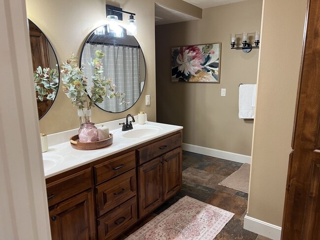 Building Photo - Executive Rental at The Villages at Wicklo...