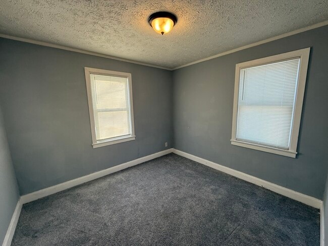 Building Photo - 1729 Shawnee Ave SE