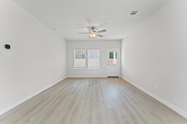 Building Photo - 259 Brazen Forest Trl