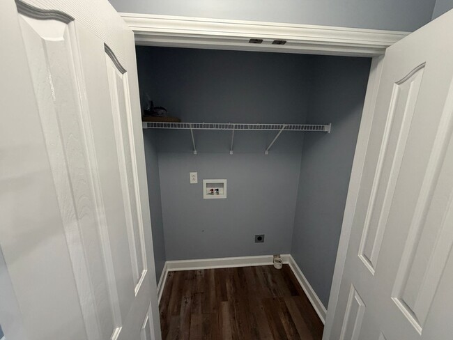 Building Photo - BEAUTIFUL HOME!!!