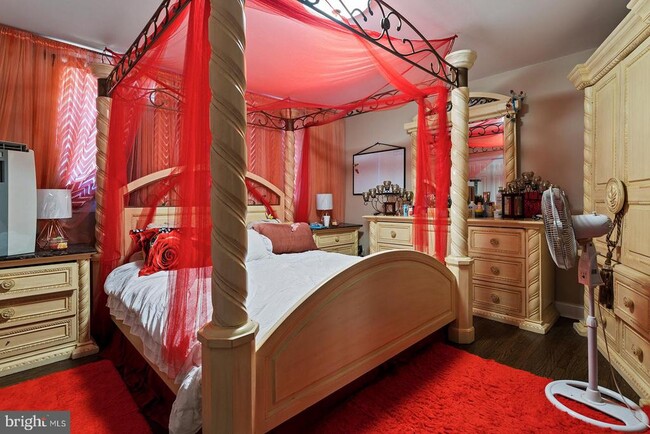 Building Photo - 2874 Tolbut St