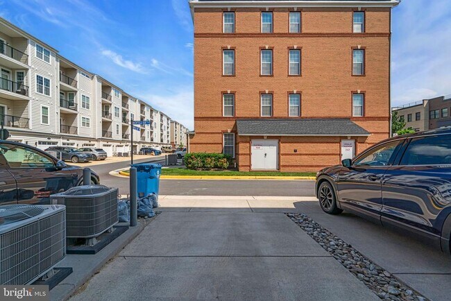 Building Photo - 23548 Belvoir Woods Terrace