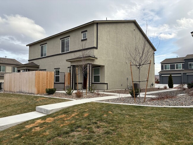 Building Photo - Low Maintenance 3 Bedroom Home in South Reno!