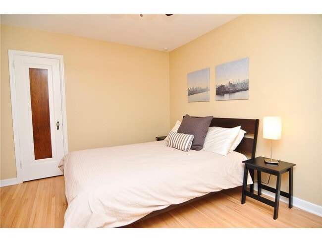 Building Photo - 1015 26th Ave SE