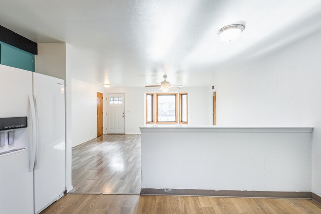 Building Photo - 924 E Georgia Ave