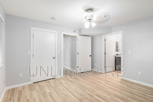 Building Photo - 1385 W University Ave