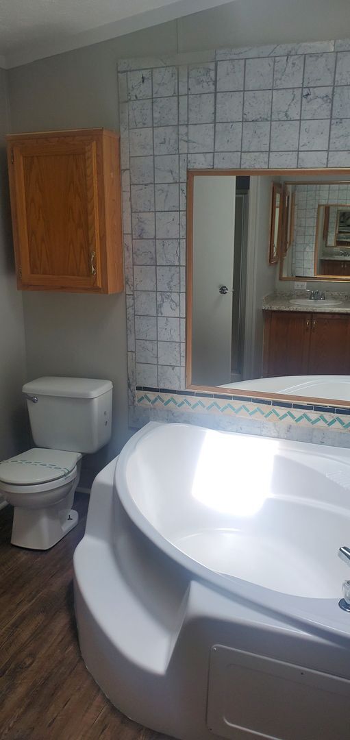 Building Photo - 3 Bedroom 2 Bath Convenient to Downtown