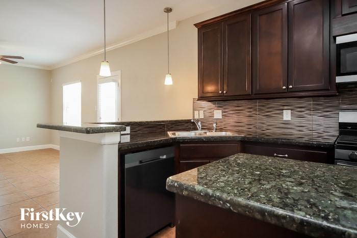 Building Photo - 320 Country Crossing Cir