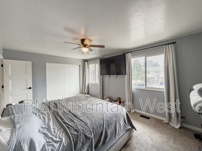 Building Photo - 4982 Aspen Shadow Ct