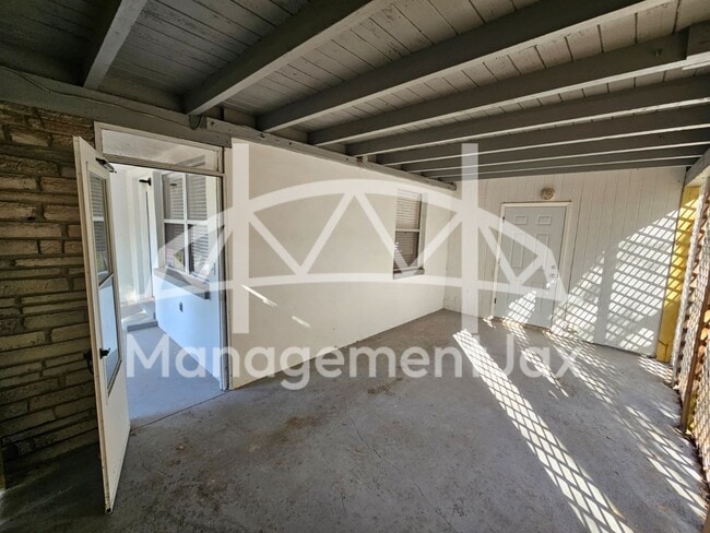 Building Photo - 5201 Janice Cir S