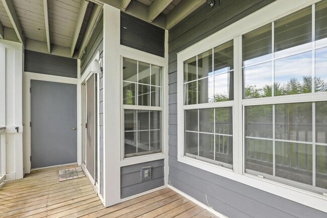 Building Photo - 20273 Beechwood Terrace