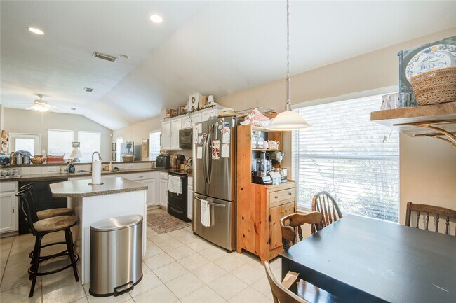 Building Photo - 17231 Hollow Sands Ct