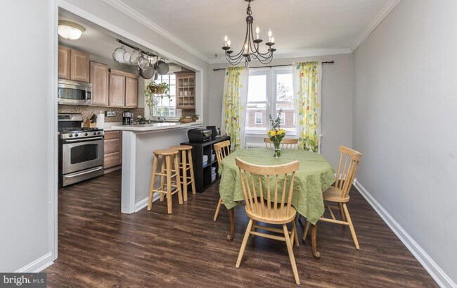 Building Photo - 852 Fairfax Rd