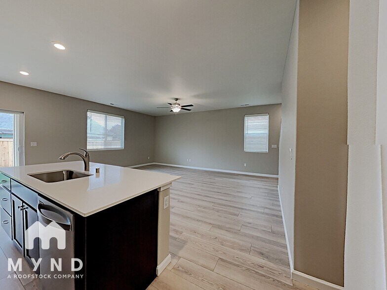 Building Photo - 15516 NE 72nd Way