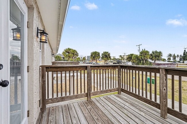 Building Photo - 1280 SR-A1A Unit D