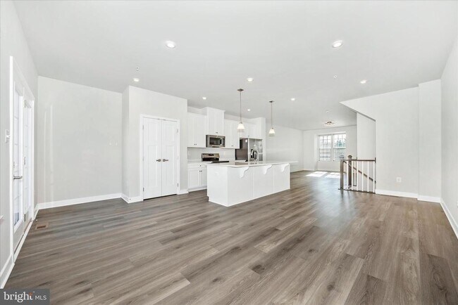 Building Photo - 195 Bel Aire Ln