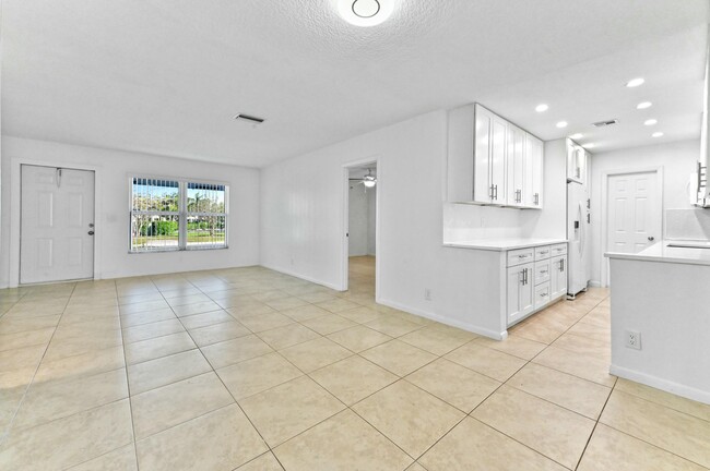 Building Photo - 243 NW 35th St