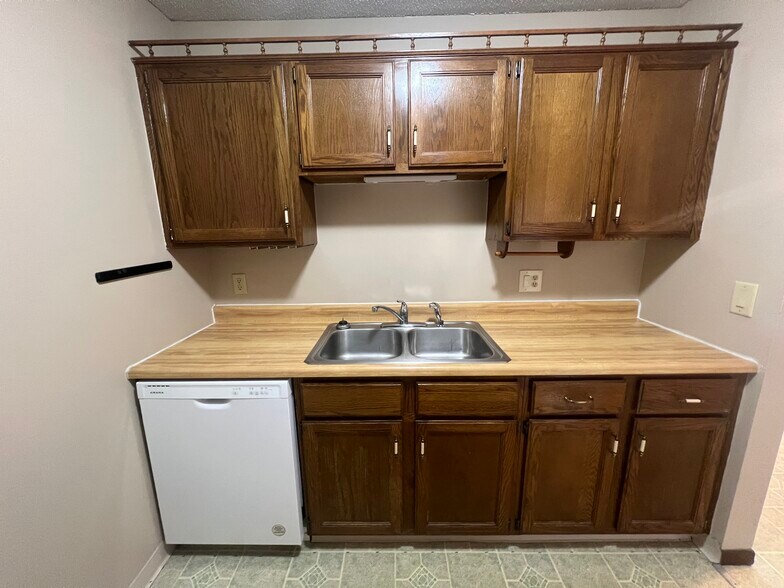 Building Photo - 2120 Valleyhigh Dr NW