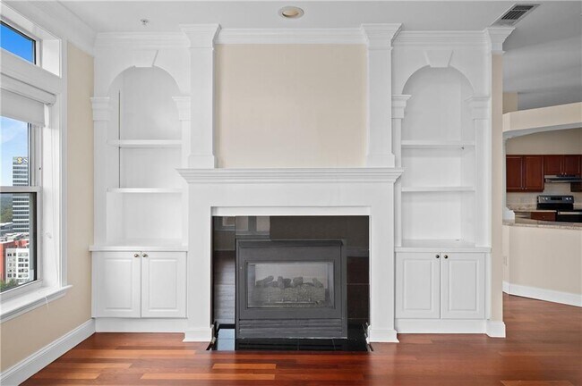 Building Photo - 3334 Peachtree Rd NE