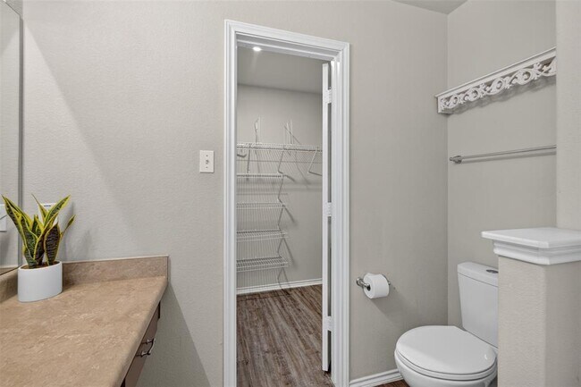 Building Photo - 313 Wimberley St