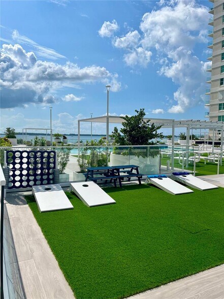 Building Photo - 770 Claughton Island Dr