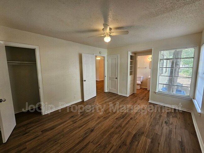 Building Photo - 6540 Hollis Ave