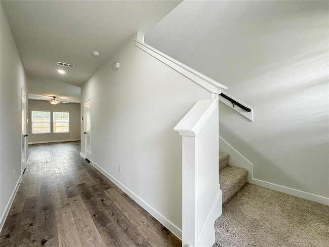 Building Photo - 7806 Alset Dr