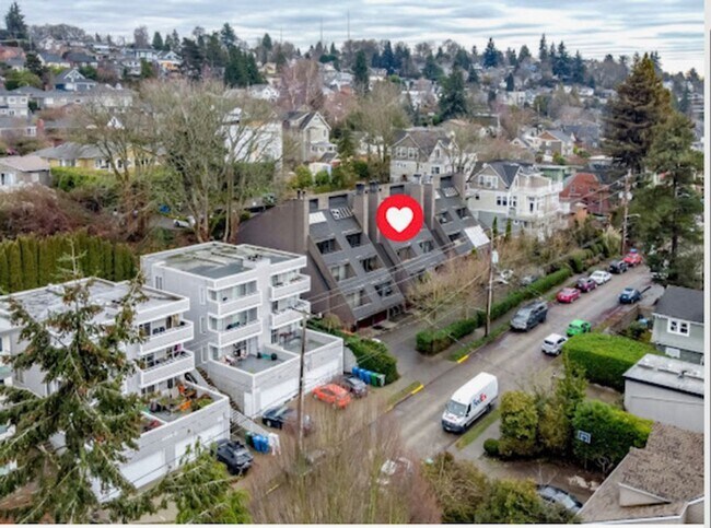 Building Photo - Desiree Condominiums ~ Queen Anne