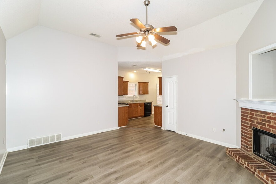 Building Photo - 9134 Cinderhill Cove E