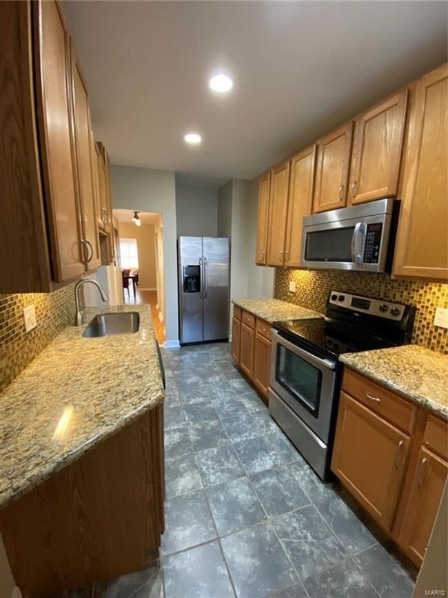 Building Photo - 5375 Pershing Ave
