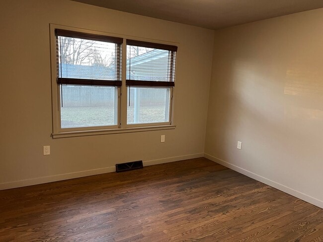 Building Photo - Newly Remodeled Property in Southeast Springfield