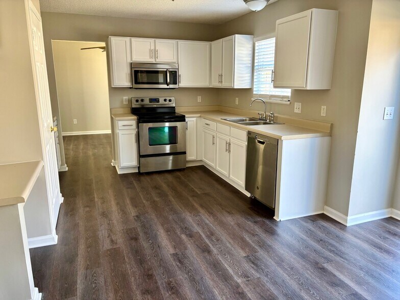 Building Photo - 169 Walkbridge Way