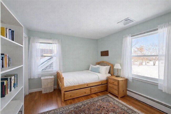 Building Photo - 400 3rd Beach Rd