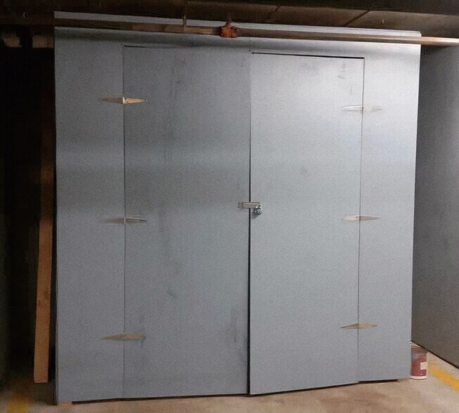 Building Photo - 5697 Green Circle Dr