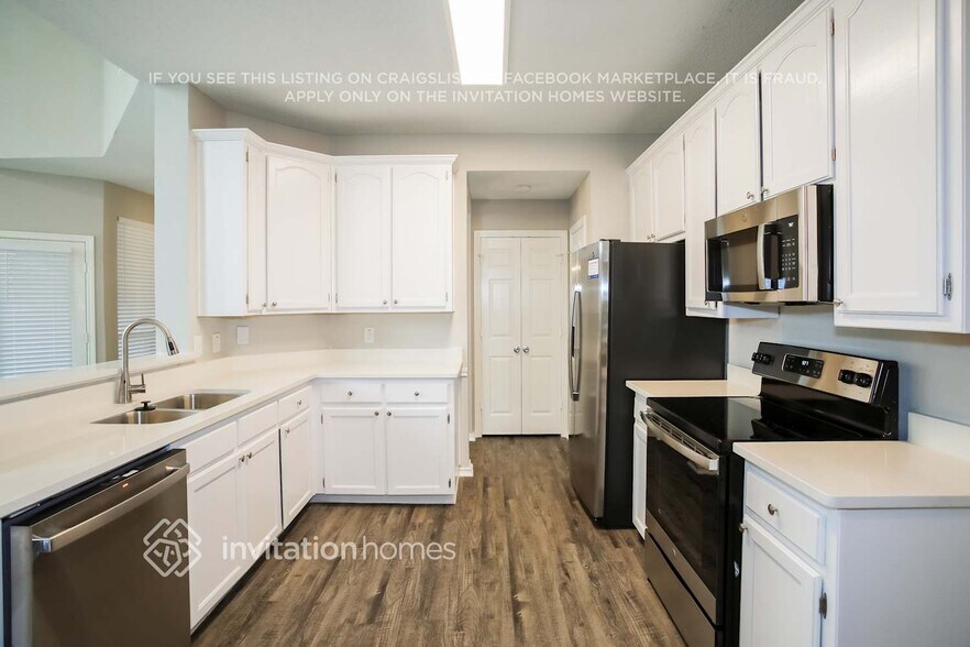 Building Photo - 934 Plantation Dr