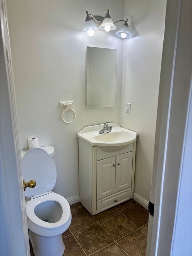 Building Photo - 2850 S Whispering Lakes Ln