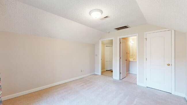 Building Photo - The Mylandia | Beautiful and spacious University City – Charlotte house with a backyard, offering...