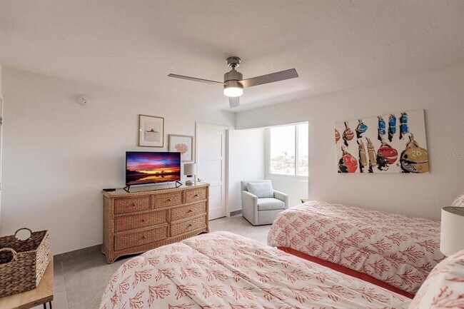 Building Photo - 1125 W Peppertree Dr